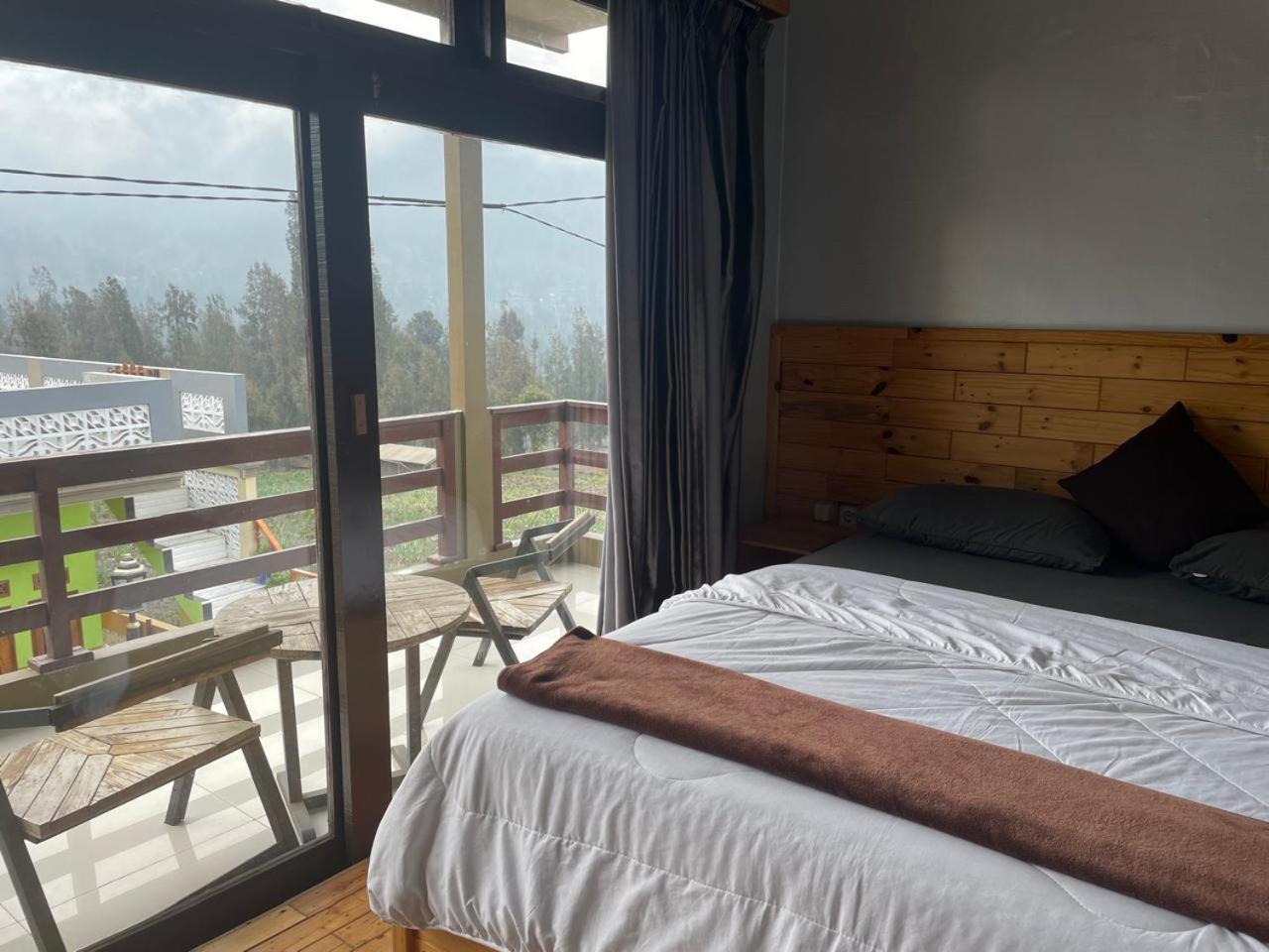 Bromo Semesta Guesthouse بروبولينغو المظهر الخارجي الصورة